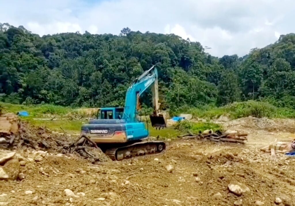 Aktivitas Tambang Emas Ilegal di Sinuangon, Nagari Cubadak, Kecamatan Dua Koto, Kabupaten Pasaman pada 01 Maret 2024. (dok.kawalbangsa.com)