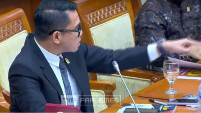 Anggota Komisi III DPR Arteria Dahlan Photo : YouTube DPR