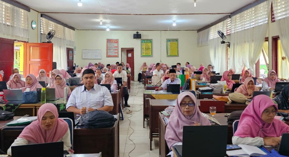 Sosialisasi Pengelolaan Kinerja Guru di Platform Merdeka Mengajar (PMM) di SMKN 1 Lubuk Sikaping, Rabu Rabu, 3 Januari 2024