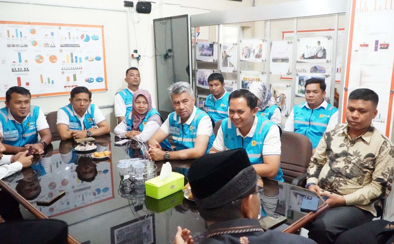 PT PLN (Persero) UID Sumatera Barat koordinasi dengan KPU Sumbar, Senin (12/2/2024).