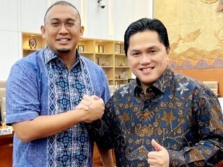 Anggota DPR RI Andre Rosiade bersama Menteri BUMN Erick Thohir. Foto: dok. istimewa detikcom