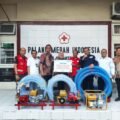 Prita Marisca, Head Section Chanell & Management BNI Sumbar Riau Kepri menyerahkan Bantuan Senilai 40 juta untuk PMI Sumbar Bersama Jajaran Pimpinan PMI