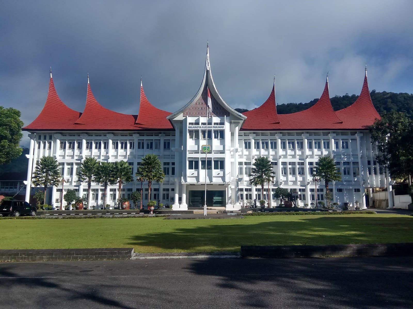 Balai Kota Padang Panjang. (dok. Wikipedia)