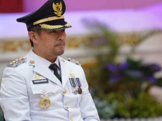 Risnandar Mahiwa saat pelantikan dirinya sebagai Pj Walikota Pekanbaru (dok.Diskominfotik Riau)