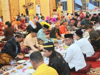 Raja dan Sultan se-Nusantara Kumpul di Padang