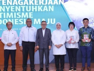 Menaker Luncurkan Buku Transformasi Ketenagakerjaan Menyentuhkan Optimisme Indonesia Maju