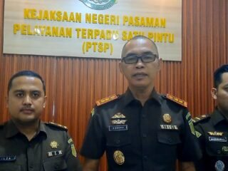 Kajari Pasaman, Sobeng Suradal, ketika diwawancarai Wartawan, Senin (6/1/24).