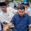 Wagub Vasko Naik Sepeda Motor Lewati Jalan Sempit dan Terjal Demi Temui Warga di Pasaman