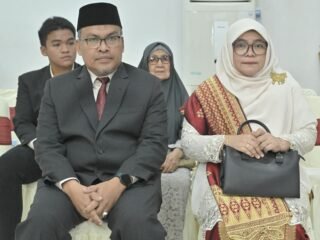 Gubernur Mahyeldi Sampaikan 6 Pesan Penting untuk Sekda Sumbar yang Baru Dilantik