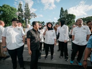 Titiek Soeharto Terkesima dengan Keunikan Jam Gadang, Wagub Vasko Beri Teka-Teki Soal Angka 4
