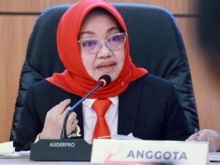 Teradu Ketua Bawaslu Pasaman Foto Bareng TPD: Elly Yanti Sebut Tugas Sudah Selesai Meski Belum Ada Putusan DKPP
