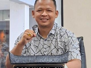Darlinsah, SH, pengurus Komunitas Pemberantas Korupsi Sumatera Barat