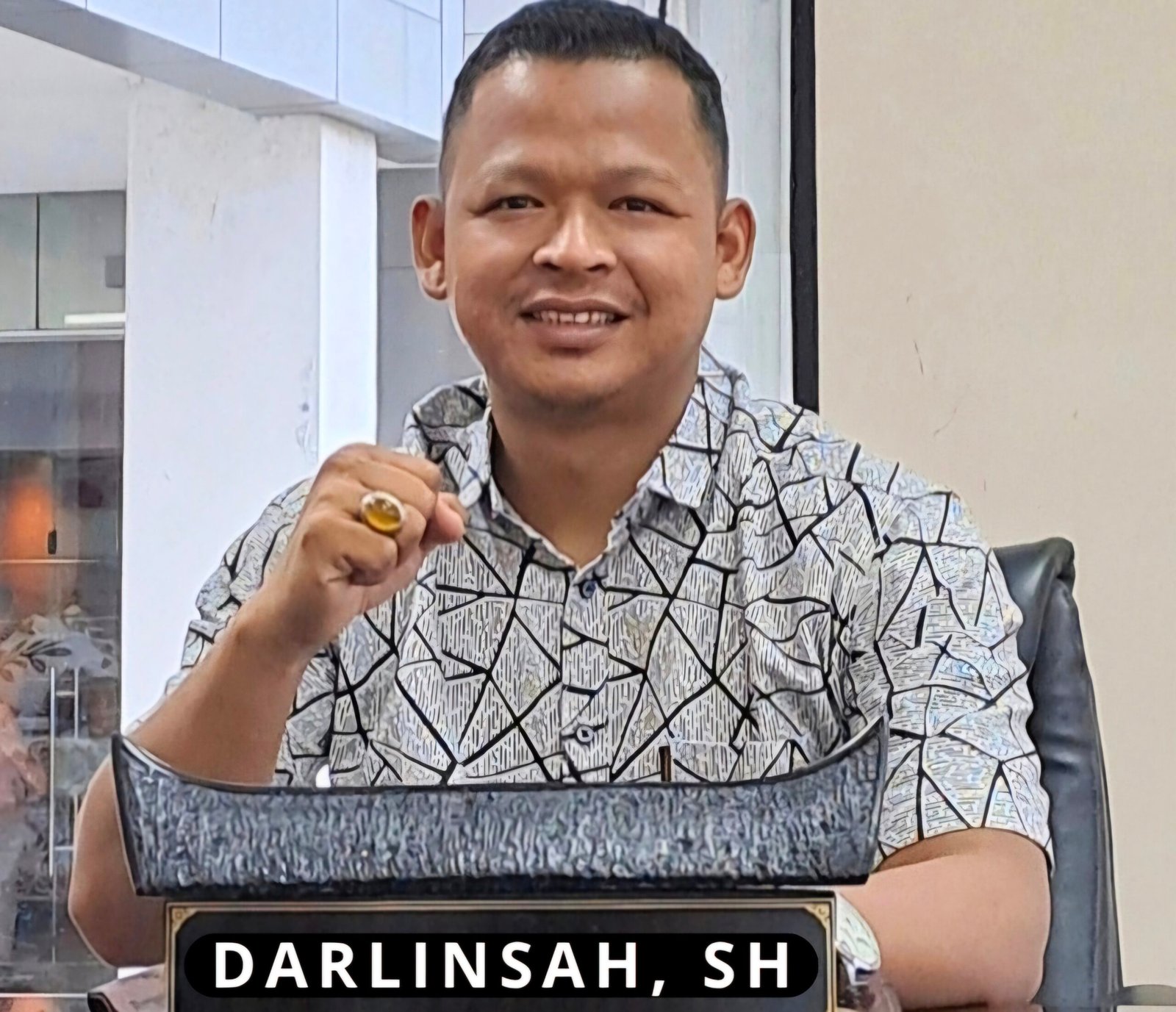 Darlinsah, SH, pengurus Komunitas Pemberantas Korupsi Sumatera Barat