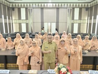 Sekdaprov Sumbar: Istri ASN Miliki Peran Strategis dalam Pembangunan Daerah
