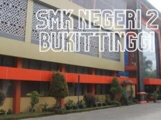 SMKN 2 Bukittinggi: Selamat Darlinsah Raih Gelar LL.M pada Asean University International