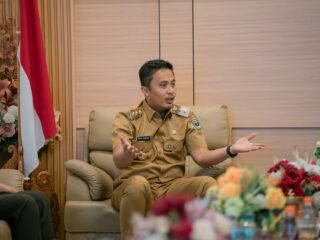 Wagub Vasko Ruseimy Tegas dan Humanis Tanggapi Perusakan Rumah Doa di Padang, "Ada Asap Pasti Ada Api"