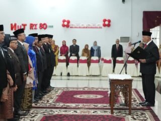 Gubernur Mahyeldi Lantik 14 Pejabat Eselon II, Dorong Profesionalisme dan Inovasi Pelayanan Publik