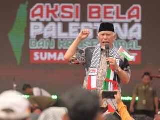 Ribuan Warga Padati Kantor Gubernur Sumbar, Mahyeldi Serukan Dukungan Penuh untuk Palestina