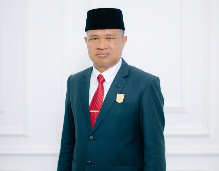 Anggota DPRD Provinsi Sumatera Barat, Khairuddin Simanjuntak, yang juga menjabat Ketua Fraksi Gerindra DPRD Sumbar