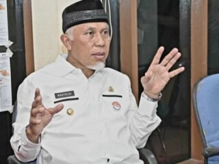 Gubernur Sumatera Barat Mahyeldi
