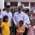 Menko Polhukam Serahkan Bantuan Rp309 Juta untuk Korban Banjir dan Longsor di Padang