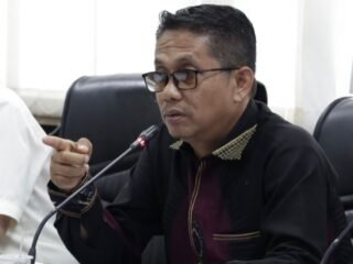 Wakil Ketua DPRD Sumbar Evi Yandri Rajo Budiman Desak Pemprov Pecat Guru PNS Mesum Sesama Jenis