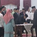 Gubernur Sumatera Barat Mahyeldi Ansharullah resmi melantik enam Pejabat Pimpinan Tinggi Pratama di lingkungan Pemerintah Provinsi Sumatera Barat, Jumat (2/1/2026) kemarin di Auditorium Gubernuran