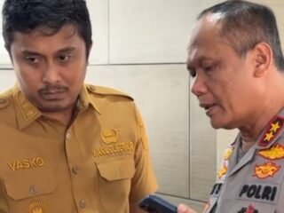 Geram! Wagub Sumbar Vasko Datangi Kapolda, Desak Polisi Tangkap Penganiaya Nenek Saudah