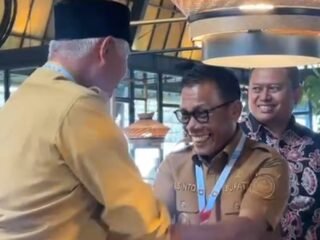 Solidaritas Antardaerah, Bupati Tapteng Apresiasi Bantuan Rendang dari Gubernur Sumbar Saat Bencana