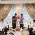 Gubernur Mahyeldi Dorong Optimalisasi Wakaf, Serahkan Rekomendasi Seminar Internasional kepada Menag RI