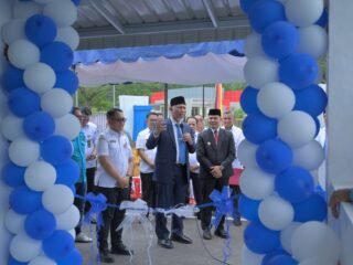 Gubernur Mahyeldi Ansharullah Resmikan Samsat Drive Thru Pertama, Warga Sijunjung Kini Bisa Bayar Pajak Kurang dari Lima Menit