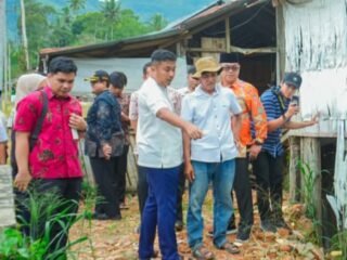 Wagub Vasko Ruseimy Bedah Rumah Kuli Tani di Limapuluh Kota