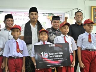 Safari Ramadan di Ujung Gading, Wagub Vasko Tegaskan Silaturahmi dan Serahkan Bantuan Rp25 Juta