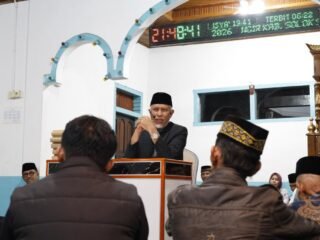Safari Ramadan Berakhir di Solok Selatan, Mahyeldi Bantu Pembangunan Masjid Baiturrahman