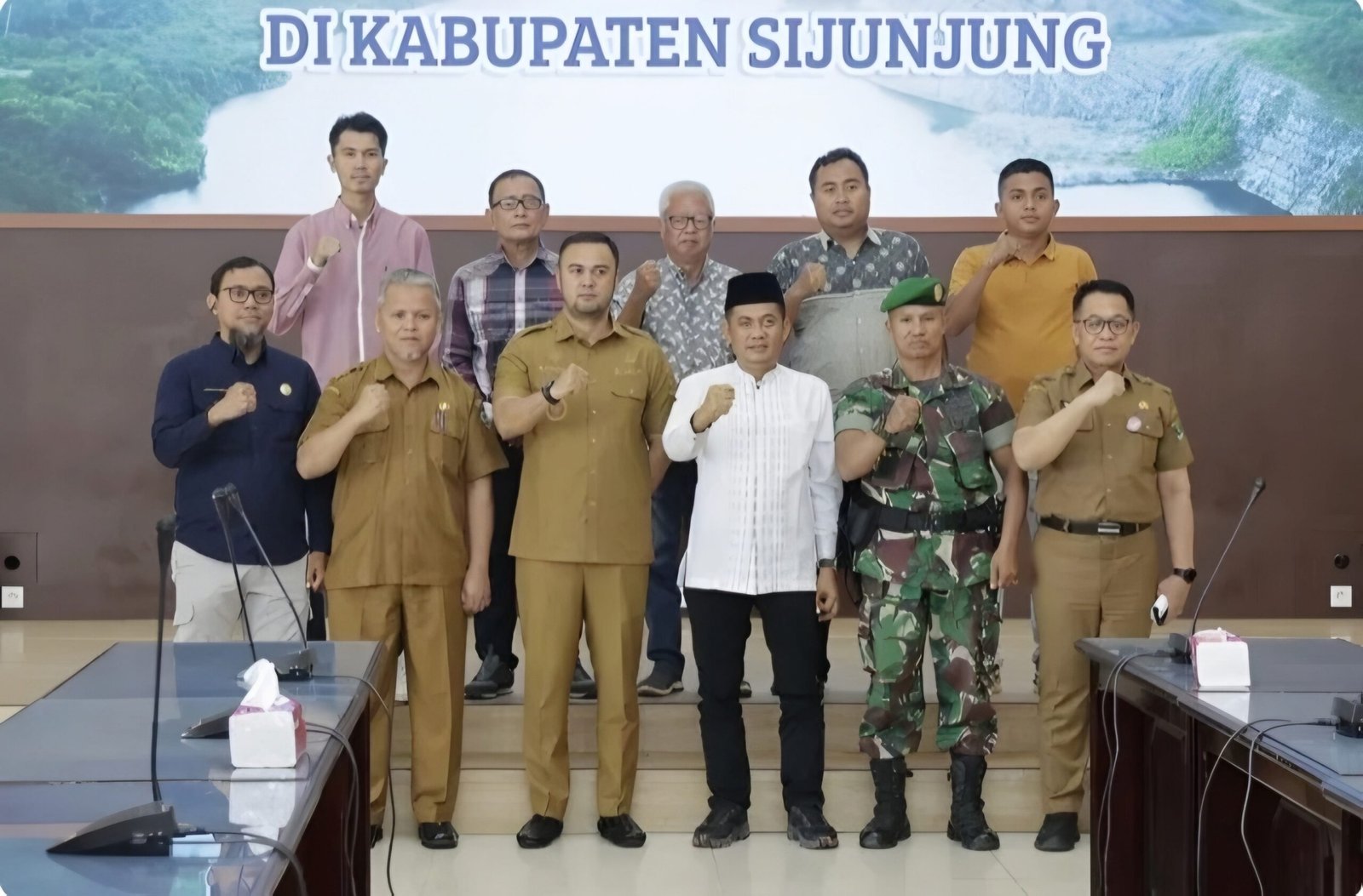 Wakil Ketua DPRD Sumatera Barat (Sumbar), Evi Yandri Rajo Budiman Sosialisasi PAP di Kabupaten Sijunjung dihadiri Bupati Sijunjung Benny Dwifa Yuswir, Ketua DPRD Sijunjung, unsur Forkopimda, Asisten III Pemprov Sumbar, Kepala Bapenda Sumbar, jajaran OPD Kabupaten Sijunjung, serta para pelaku usaha dan industri setempat, Selasa (3/3/2026).