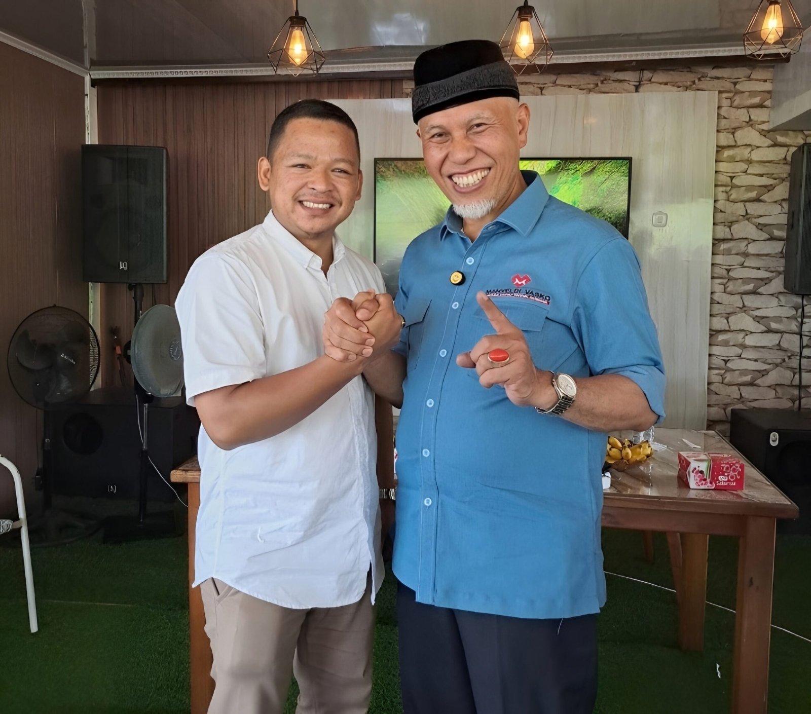Foto Darlinsah bersama Gubernur Sumbar, Mahyeldi.