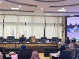 DPRD Sumbar Terima Audiensi PBHI Sumbar dan Warga Soal Polemik Tambang Andesit di Nagari Kasang