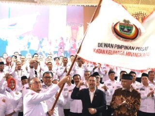 IKM Dikukuhkan, Mahyeldi Ajak Perantau Minang Perkuat Pembangunan Sumbar