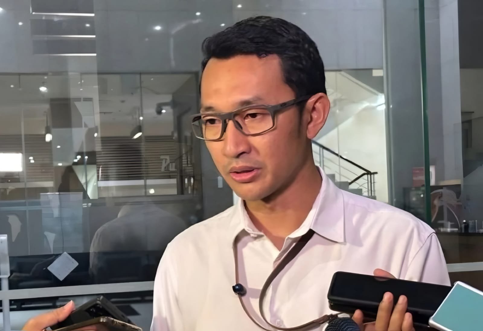 Juru Bicara Komisi Pemberantasan Korupsi Budi Prasetyo memberikan keterangan di Gedung Merah Putih KPK, Jakarta, Rabu (15/4/2026).