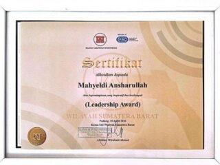 Mahyeldi Raih Leadership Award 2026 dari IAI Sumbar atas Kepemimpinan Inspiratif