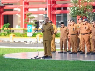 Pemprov Sumbar Lepas 108 ASN Calon Jemaah Haji, Sekda Ingatkan Jaga Integritas dan Nama Daerah
