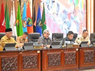 DPRD Sumbar Bahas Ranperda Pendidikan dan Petani