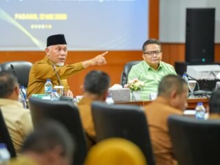 Ekonomi Sumbar Tumbuh 5,02 Persen, Mahyeldi Fokus Tekan Pengangguran dan Jaga Inflasi