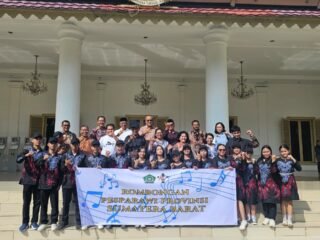 Sekdaprov Arry Yuswandi Lepas Kontingen Pesparawi Sumbar ke Papua Barat, Bawa Misi Prestasi dan Toleransi