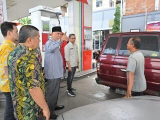 Sidak SPBU, Mahyeldi Minta Pengawasan BBM Subsidi Diperketat untuk Cegah Penyalahgunaan