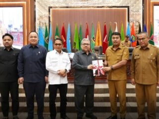 DPRD Sumbar Serahkan Rekomendasi LKPJ 2025, Soroti Pengelolaan Keuangan dan Program Tak Terlaksana