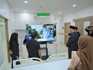Gubernur Mahyeldi Tinjau RSU Bunda Padang, Bedah Robotik Dinilai Tingkatkan Layanan Kesehatan