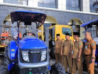 Bupati Pasaman Kukuhkan Brigade Alsintan, Percepat Program Bajak Sawah Gratis untuk Petani