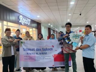 Kabid SMA Disdik Sumbar Sambut Emas Wafiq di Olimpiade Ekonomi Internasional