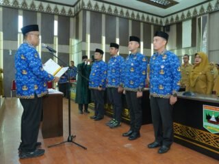 Lantik Empat Pejabat Eselon III, Sekda Sumbar Tegaskan Jabatan Berdasarkan Kinerja